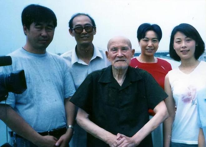 最长寿老红军！63岁当新郎65岁生2娃活到116岁晚年透露秘诀(图11)